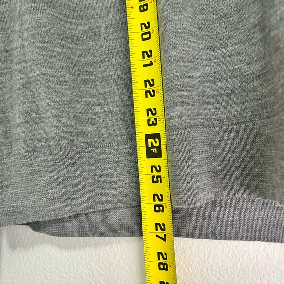 Banana Republic Merino Crew Neck - Picture 8 of 14